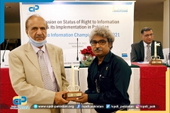 Mr. Boota Imtiaz (RTI Award winner in citizens category) receiving RTI Award from Muhammad Azam, Chief Information Commissioner  Pakistan Information Commission